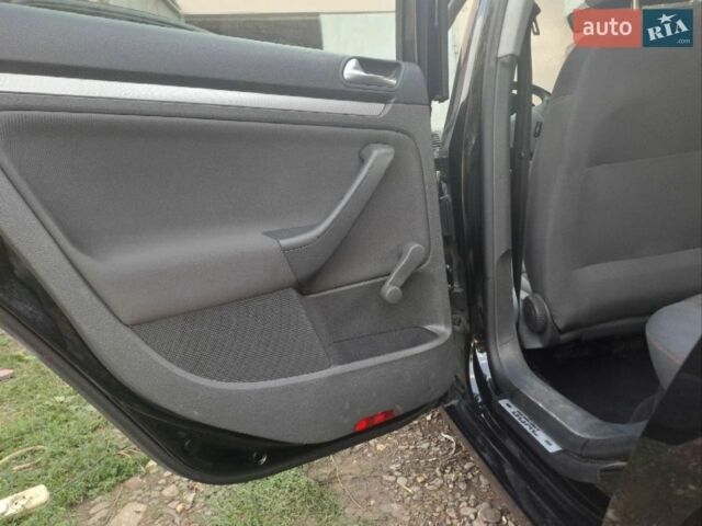 Черный Фольксваген Гольф, объемом двигателя 1.4 л и пробегом 202 тыс. км за 4800 $, фото 5 на Automoto.ua