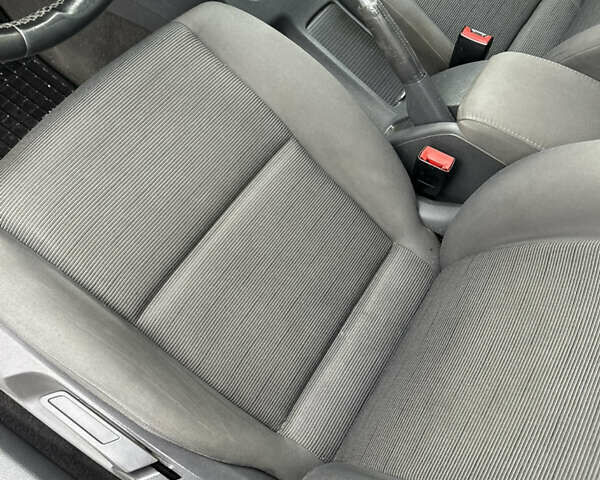 Черный Фольксваген Гольф, объемом двигателя 1.4 л и пробегом 234 тыс. км за 4500 $, фото 5 на Automoto.ua