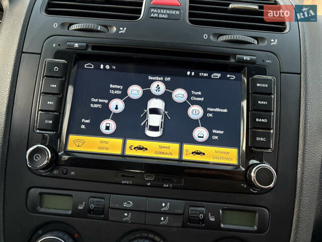 Черный Фольксваген Гольф, объемом двигателя 1.6 л и пробегом 240 тыс. км за 6150 $, фото 26 на Automoto.ua