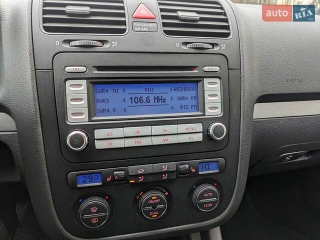 Черный Фольксваген Гольф, объемом двигателя 1.4 л и пробегом 202 тыс. км за 4999 $, фото 43 на Automoto.ua