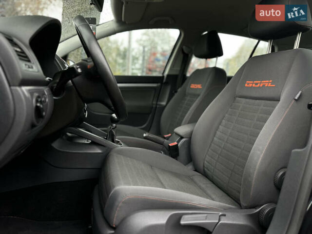 Черный Фольксваген Гольф, объемом двигателя 1.6 л и пробегом 221 тыс. км за 6600 $, фото 25 на Automoto.ua