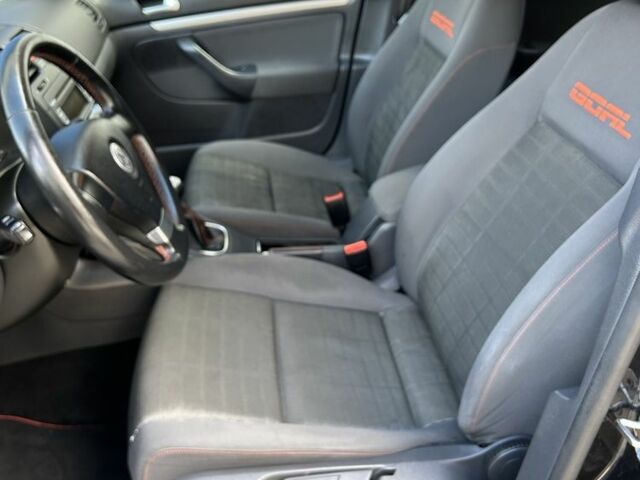 Черный Фольксваген Гольф, объемом двигателя 1.4 л и пробегом 288 тыс. км за 5350 $, фото 5 на Automoto.ua