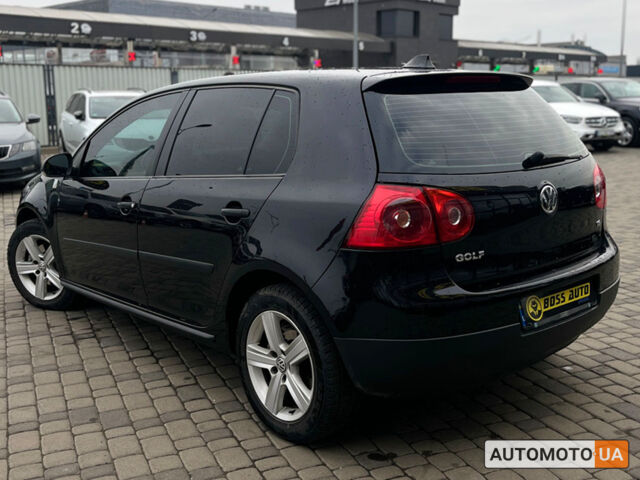 Черный Фольксваген Гольф, объемом двигателя 1.6 л и пробегом 240 тыс. км за 7900 $, фото 4 на Automoto.ua