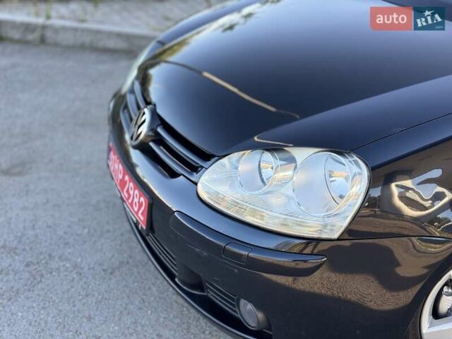 Черный Фольксваген Гольф, объемом двигателя 1.6 л и пробегом 258 тыс. км за 5950 $, фото 4 на Automoto.ua