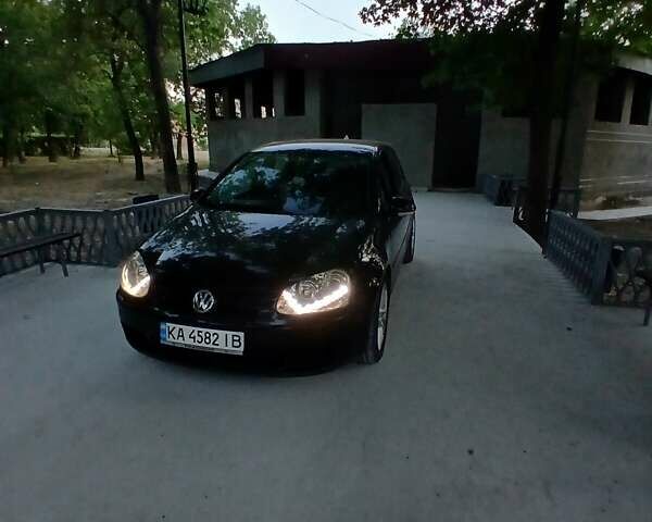 Черный Фольксваген Гольф, объемом двигателя 1.6 л и пробегом 311 тыс. км за 4300 $, фото 4 на Automoto.ua