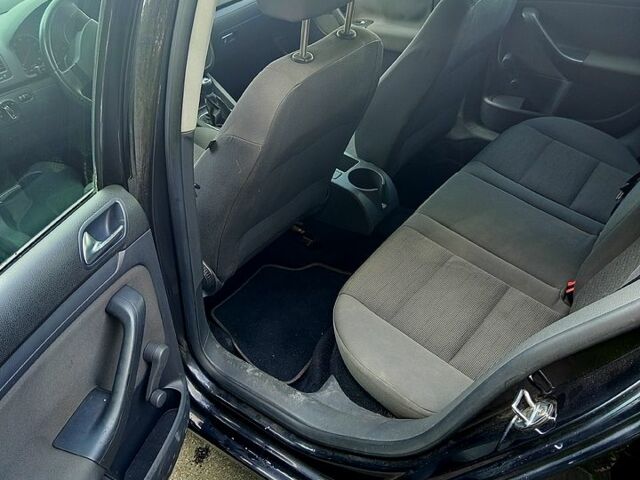 Чорний Фольксваген Гольф, об'ємом двигуна 1.6 л та пробігом 240 тис. км за 5500 $, фото 8 на Automoto.ua