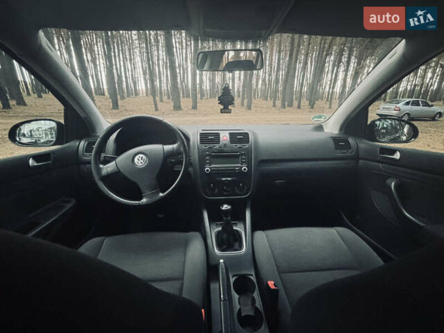 Черный Фольксваген Гольф, объемом двигателя 1.4 л и пробегом 268 тыс. км за 5650 $, фото 6 на Automoto.ua