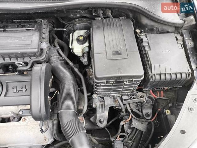 Чорний Фольксваген Гольф, об'ємом двигуна 1.4 л та пробігом 229 тис. км за 5900 $, фото 19 на Automoto.ua