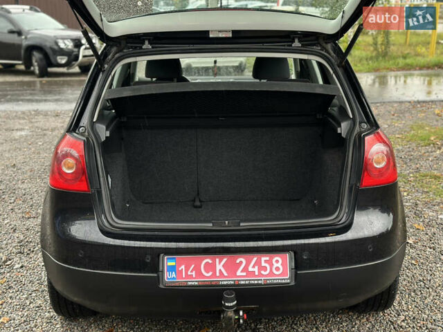 Черный Фольксваген Гольф, объемом двигателя 1.6 л и пробегом 221 тыс. км за 6600 $, фото 38 на Automoto.ua
