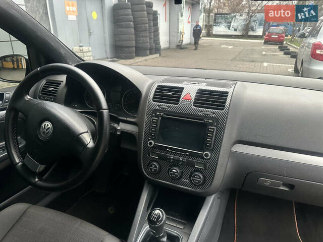 Черный Фольксваген Гольф, объемом двигателя 1.9 л и пробегом 344 тыс. км за 4850 $, фото 12 на Automoto.ua