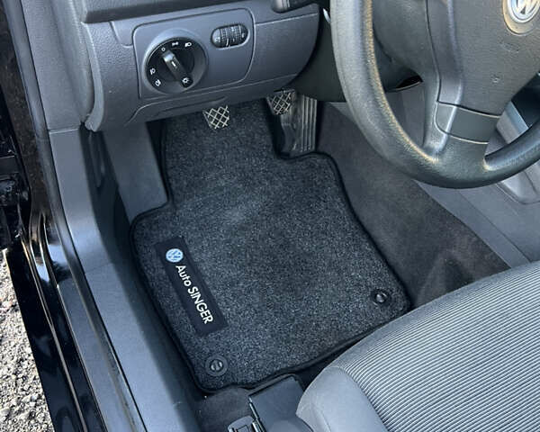 Чорний Фольксваген Гольф, об'ємом двигуна 1.6 л та пробігом 181 тис. км за 5899 $, фото 18 на Automoto.ua