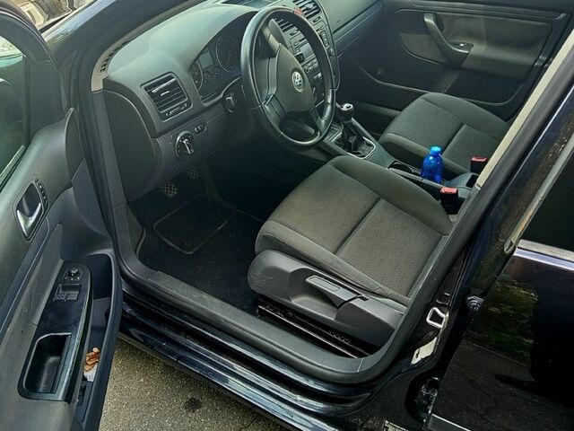 Чорний Фольксваген Гольф, об'ємом двигуна 1.6 л та пробігом 240 тис. км за 5500 $, фото 9 на Automoto.ua