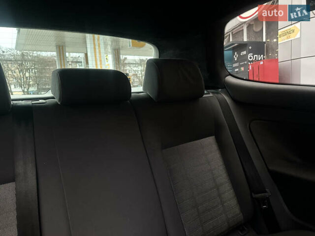 Черный Фольксваген Гольф, объемом двигателя 1.9 л и пробегом 344 тыс. км за 4850 $, фото 19 на Automoto.ua