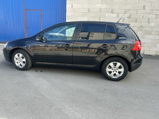 Черный Фольксваген Гольф, объемом двигателя 1.4 л и пробегом 288 тыс. км за 5350 $, фото 3 на Automoto.ua