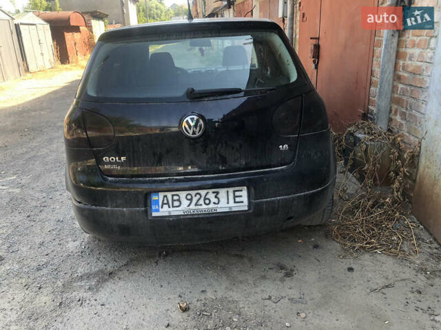 Черный Фольксваген Гольф, объемом двигателя 1.6 л и пробегом 230 тыс. км за 3500 $, фото 3 на Automoto.ua