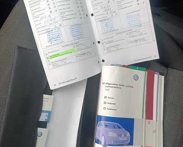 Черный Фольксваген Гольф, объемом двигателя 1.6 л и пробегом 202 тыс. км за 5999 $, фото 20 на Automoto.ua