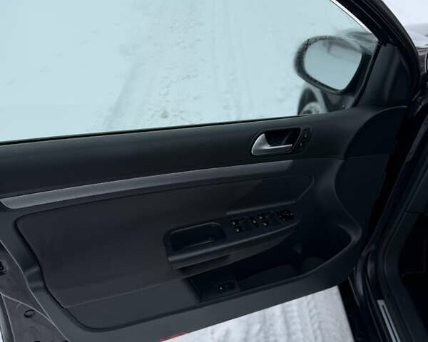 Чорний Фольксваген Гольф, об'ємом двигуна 1.6 л та пробігом 181 тис. км за 5400 $, фото 12 на Automoto.ua