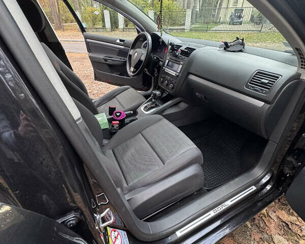 Чорний Фольксваген Гольф, об'ємом двигуна 1.9 л та пробігом 243 тис. км за 5800 $, фото 6 на Automoto.ua