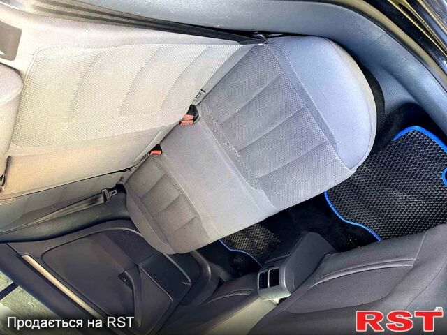 Черный Фольксваген Гольф, объемом двигателя 2 л и пробегом 233 тыс. км за 6200 $, фото 11 на Automoto.ua