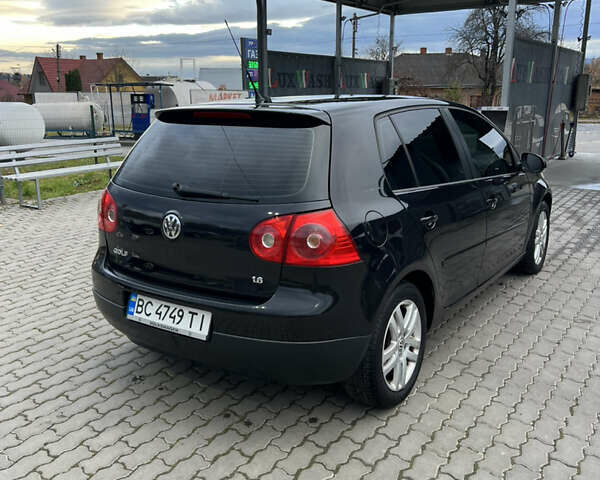 Черный Фольксваген Гольф, объемом двигателя 1.6 л и пробегом 195 тыс. км за 5900 $, фото 6 на Automoto.ua