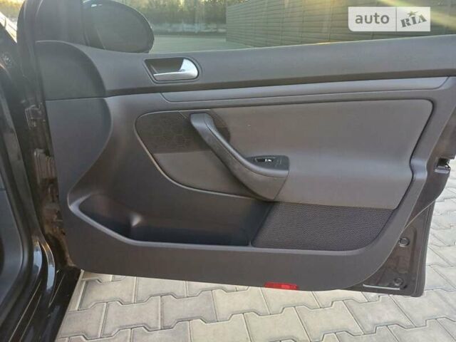 Чорний Фольксваген Гольф, об'ємом двигуна 1.4 л та пробігом 294 тис. км за 5600 $, фото 29 на Automoto.ua