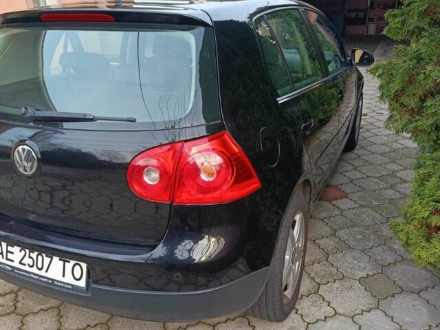 Черный Фольксваген Гольф, объемом двигателя 1.4 л и пробегом 200 тыс. км за 5200 $, фото 1 на Automoto.ua