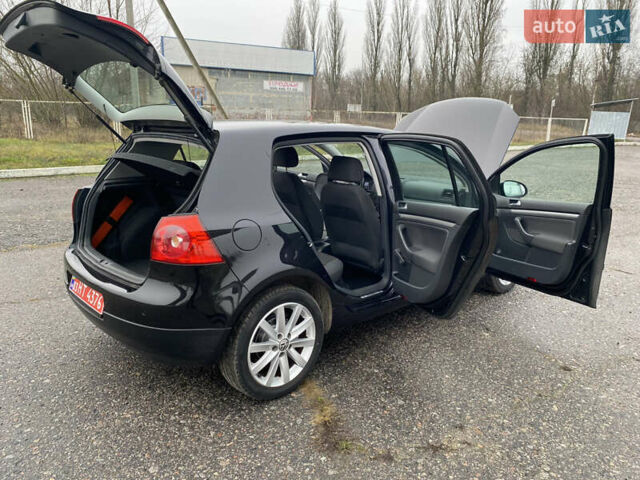 Черный Фольксваген Гольф, объемом двигателя 1.4 л и пробегом 220 тыс. км за 5900 $, фото 8 на Automoto.ua