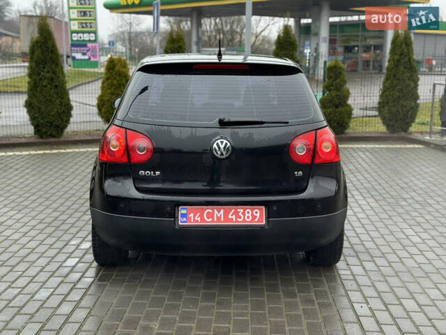 Черный Фольксваген Гольф, объемом двигателя 1.6 л и пробегом 195 тыс. км за 5150 $, фото 11 на Automoto.ua
