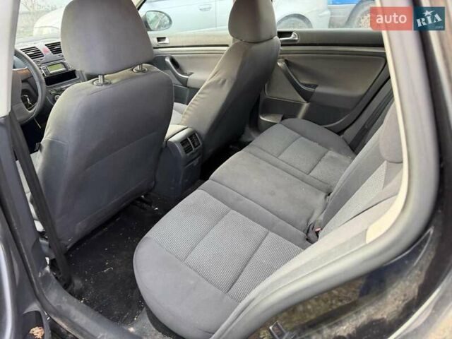 Черный Фольксваген Гольф, объемом двигателя 1.4 л и пробегом 202 тыс. км за 4999 $, фото 49 на Automoto.ua