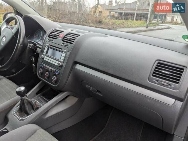 Черный Фольксваген Гольф, объемом двигателя 1.4 л и пробегом 202 тыс. км за 4999 $, фото 47 на Automoto.ua