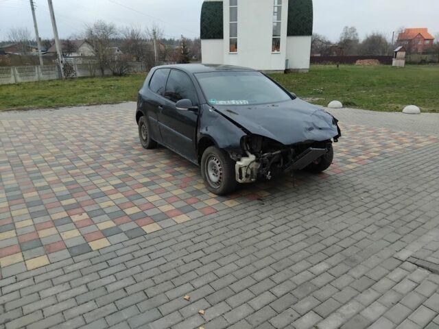 Черный Фольксваген Гольф, объемом двигателя 1.4 л и пробегом 230 тыс. км за 1250 $, фото 6 на Automoto.ua