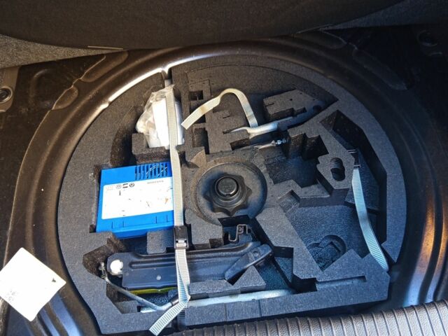 Черный Фольксваген Гольф, объемом двигателя 1.6 л и пробегом 200 тыс. км за 5300 $, фото 7 на Automoto.ua