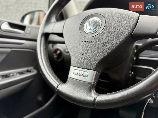 Чорний Фольксваген Гольф, об'ємом двигуна 1.4 л та пробігом 142 тис. км за 7799 $, фото 26 на Automoto.ua
