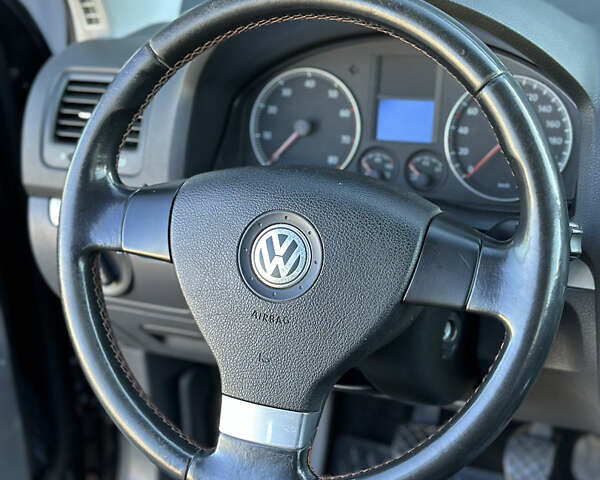 Черный Фольксваген Гольф, объемом двигателя 1.4 л и пробегом 278 тыс. км за 4500 $, фото 7 на Automoto.ua