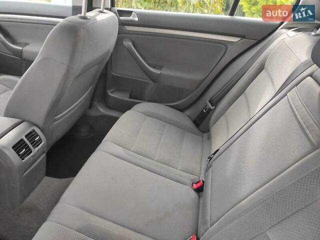 Черный Фольксваген Гольф, объемом двигателя 1.6 л и пробегом 188 тыс. км за 5500 $, фото 15 на Automoto.ua