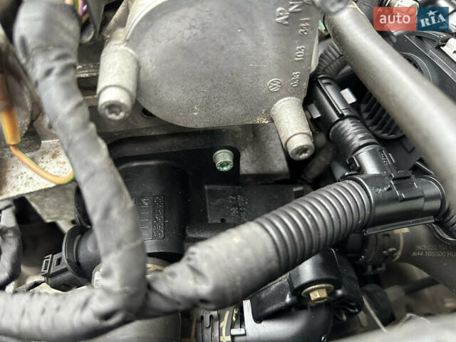 Черный Фольксваген Гольф, объемом двигателя 1.4 л и пробегом 187 тыс. км за 6500 $, фото 82 на Automoto.ua