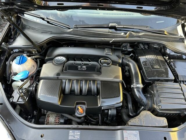 Черный Фольксваген Гольф, объемом двигателя 1.6 л и пробегом 207 тыс. км за 6700 $, фото 3 на Automoto.ua