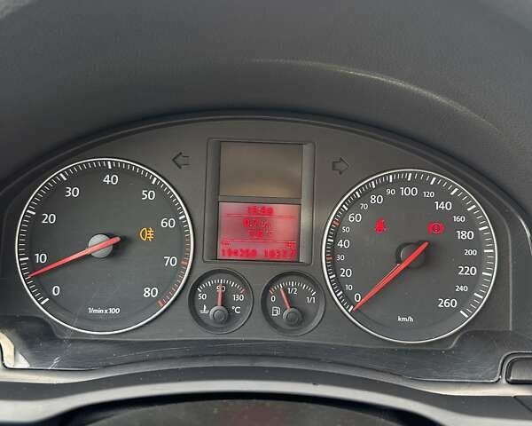 Черный Фольксваген Гольф, объемом двигателя 1.6 л и пробегом 194 тыс. км за 6500 $, фото 35 на Automoto.ua