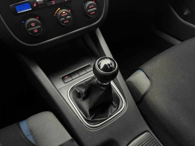 Черный Фольксваген Гольф, объемом двигателя 1.4 л и пробегом 268 тыс. км за 6490 $, фото 22 на Automoto.ua