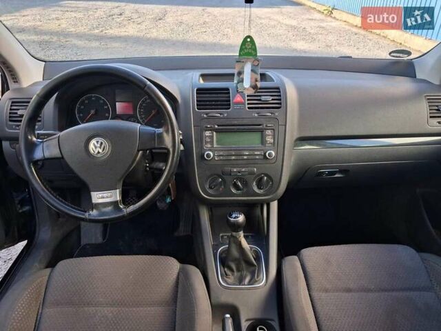 Чорний Фольксваген Гольф, об'ємом двигуна 1.39 л та пробігом 230 тис. км за 5200 $, фото 10 на Automoto.ua