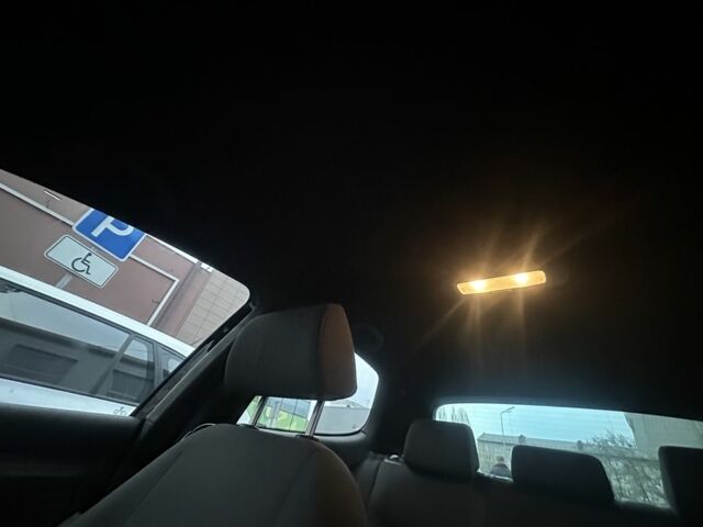 Черный Фольксваген Гольф, объемом двигателя 1.9 л и пробегом 344 тыс. км за 4850 $, фото 17 на Automoto.ua