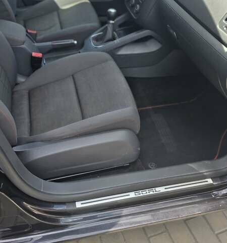 Черный Фольксваген Гольф, объемом двигателя 1.6 л и пробегом 205 тыс. км за 6250 $, фото 7 на Automoto.ua