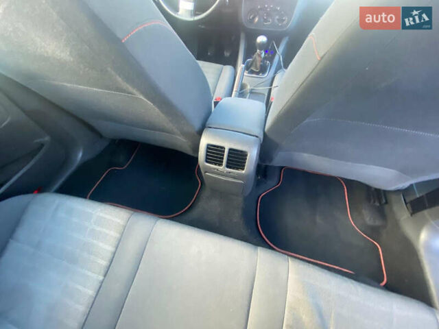 Чорний Фольксваген Гольф, об'ємом двигуна 1.6 л та пробігом 210 тис. км за 6000 $, фото 14 на Automoto.ua