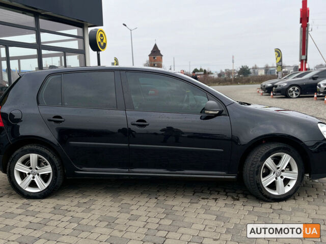 Черный Фольксваген Гольф, объемом двигателя 1.6 л и пробегом 240 тыс. км за 7900 $, фото 7 на Automoto.ua