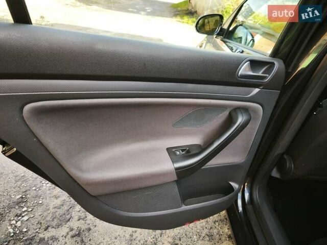 Фольксваген Гольф 2006 в Хмельницком на Automoto.ua Черный Фольксваген Гольф, объемом двигателя 1.6 л и пробегом 247 тыс. км за 6400 $, фото 78 на Automoto.ua