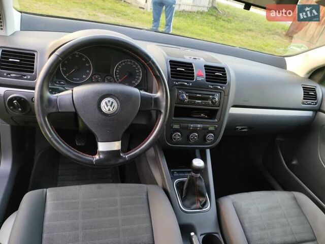 Черный Фольксваген Гольф, объемом двигателя 1.6 л и пробегом 250 тыс. км за 7500 $, фото 8 на Automoto.ua