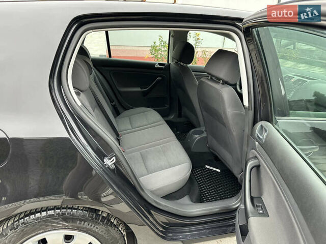 Черный Фольксваген Гольф, объемом двигателя 1.4 л и пробегом 187 тыс. км за 6500 $, фото 50 на Automoto.ua