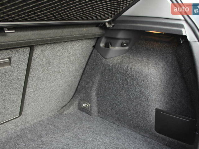 Чорний Фольксваген Гольф, об'ємом двигуна 1.6 л та пробігом 205 тис. км за 5790 $, фото 86 на Automoto.ua