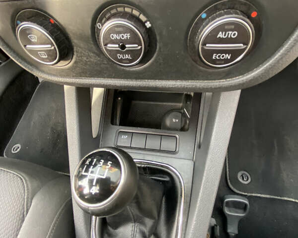 Чорний Фольксваген Гольф, об'ємом двигуна 1.6 л та пробігом 190 тис. км за 6032 $, фото 23 на Automoto.ua