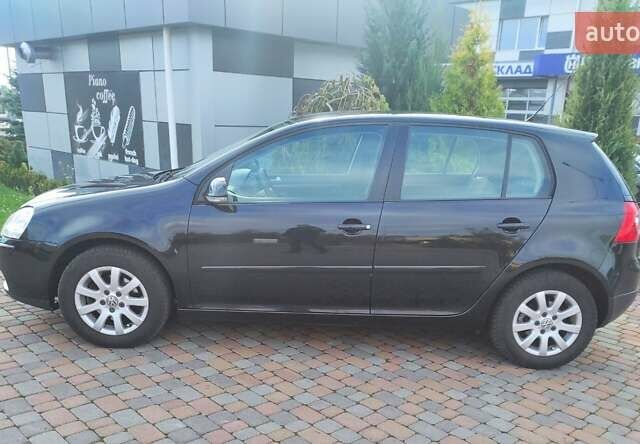 Черный Фольксваген Гольф, объемом двигателя 1.6 л и пробегом 188 тыс. км за 5500 $, фото 27 на Automoto.ua